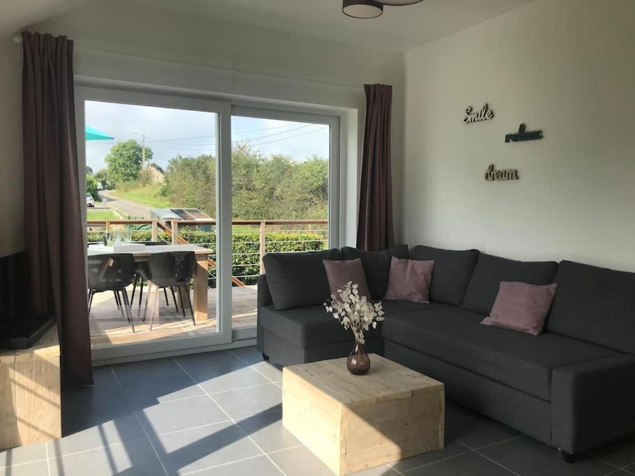 Huis Met Zonneterras, Tuin En Panoramisch Uitzicht Wellin Extérieur photo